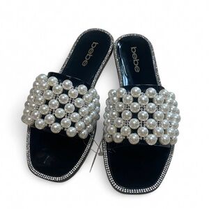 NWT Bebe Pearl and Sparkle Detail Black Sandals Size 8